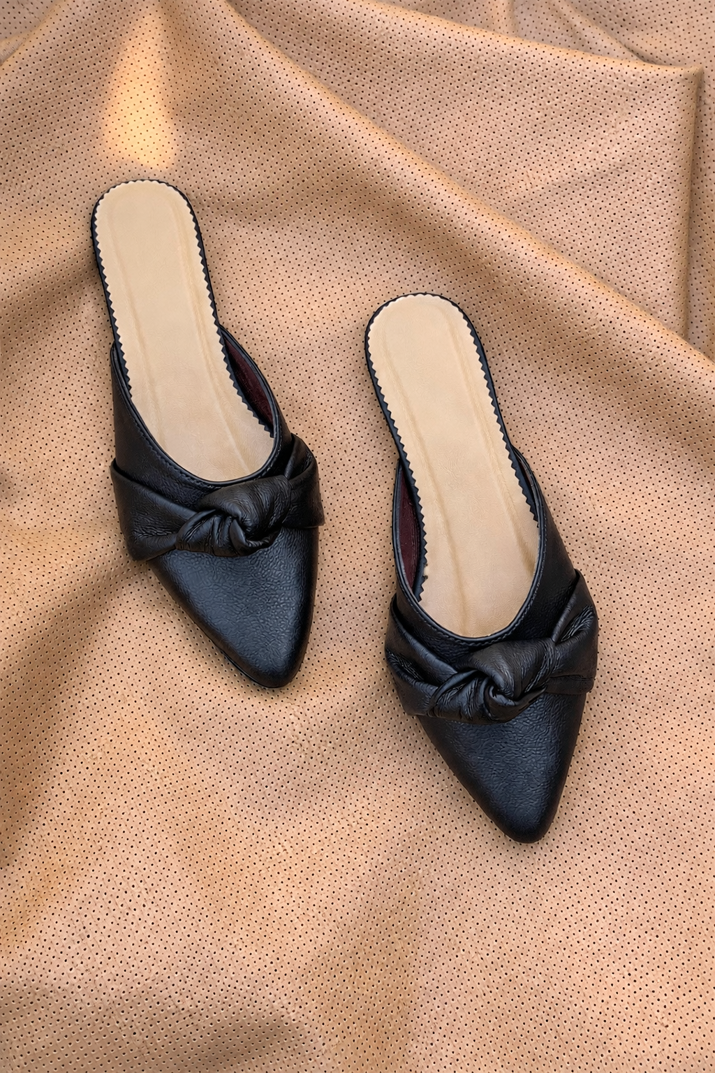 Flat half shoe 