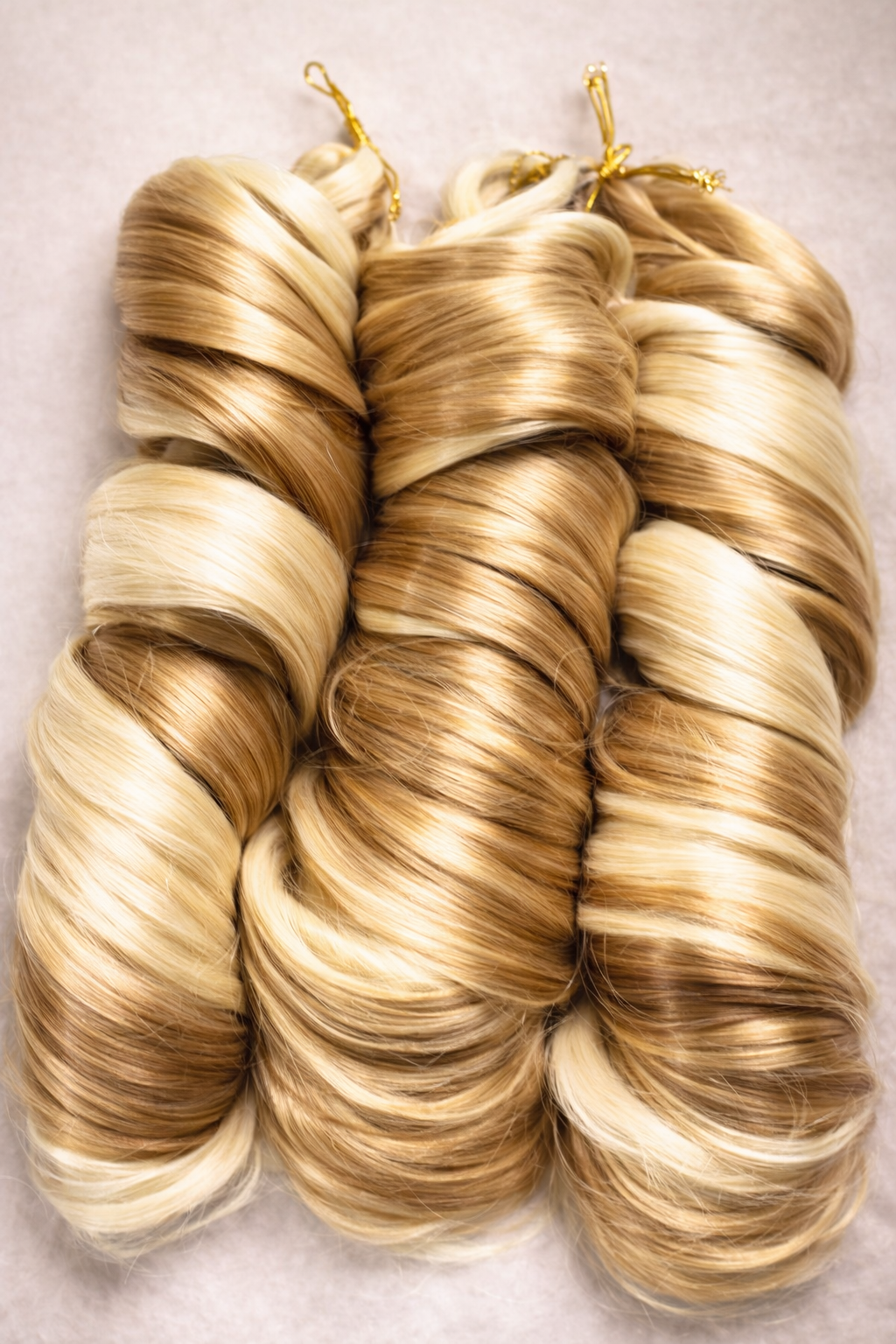 French Curls In Color 613...